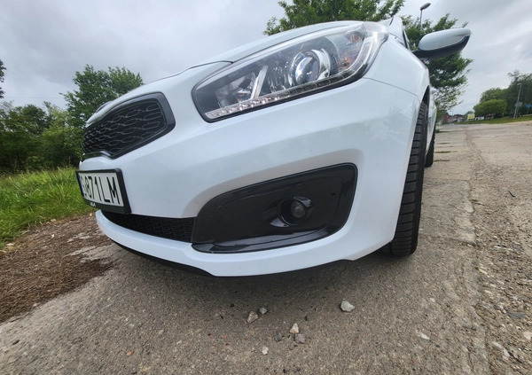 Kia Ceed cena 42000 przebieg: 147200, rok produkcji 2015 z Kostrzyn małe 254